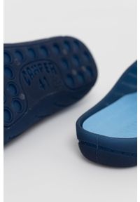 Camper - Klapki Wabi. Kolor: niebieski. Materiał: guma #2