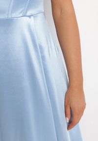 Born2be - Jasnoniebieska Rozkloszowana Sukienka na Ramiączkach z Gorsetowym Wiązaniem Katilian. Okazja: na imprezę, na studniówkę, na wesele, na ślub cywilny. Typ kołnierza: dekolt gorset. Kolor: niebieski. Materiał: poliester. Długość rękawa: na ramiączkach. Typ sukienki: gorsetowe. Styl: elegancki, klasyczny #4