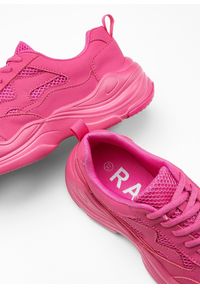 bonprix - Sneakersy chunky z siateczkową wstawką. Kolor: różowy. Materiał: materiał #2