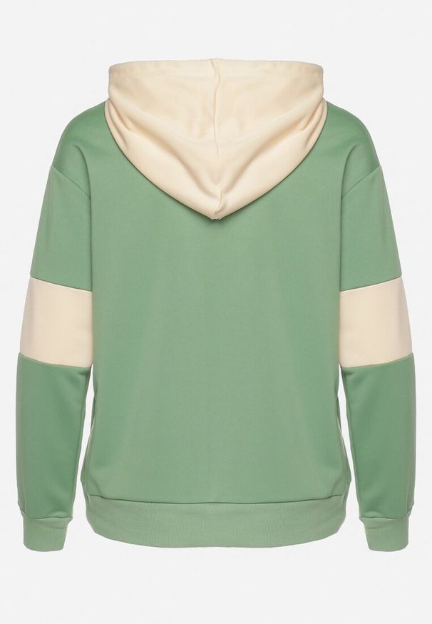 Born2be - Zielona Bluza Oversize z Kapturem i Kontrastowymi Wstawkami Jevina. Okazja: na co dzień. Typ kołnierza: kaptur. Kolor: zielony. Materiał: jeans. Długość rękawa: długi rękaw. Długość: długie. Wzór: aplikacja. Styl: elegancki, casual