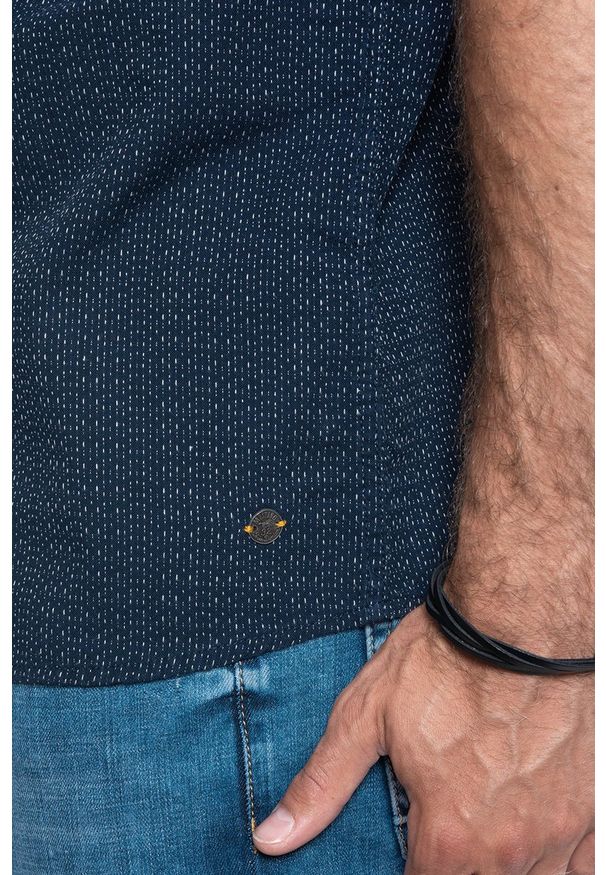 Mustang - MĘSKA KOSZULA MATERIAŁOWA MUSTANG COLLIN DOBBY SHIRT 1009828 4136. Materiał: materiał