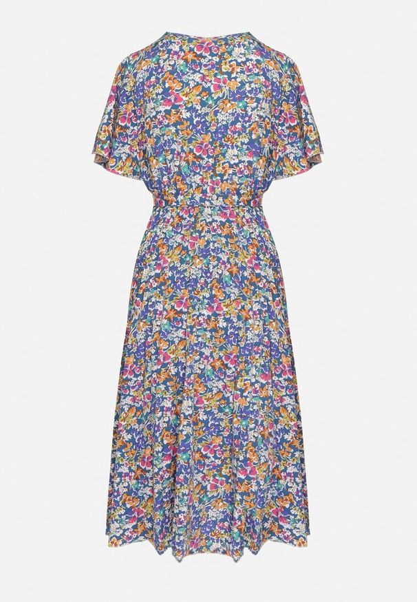 Born2be - Niebieska Rozkloszowana Sukienka w Kwiaty z Kopertowym Dekoltem Plisowana Lanasira. Kolor: niebieski. Wzór: kwiaty. Typ sukienki: kopertowe