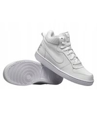 Buty sportowe młodzieżowe Nike Court Borough Mid. Kolor: biały. Model: Nike Court
