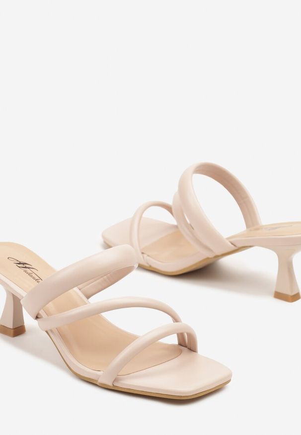 Renee - Beżowe Klapki na Szpilce Kaczuszce z Ozdobnymi Paskami Neolaris. Okazja: na co dzień. Kolor: beżowy. Materiał: jeans. Obcas: na szpilce. Styl: wizytowy, elegancki, casual. Wysokość obcasa: średni
