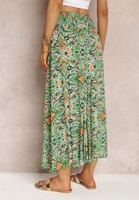 Renee - Zielone Szerokie Spodnie w Fantazyjny Print o Długości 7/8 Saru. Stan: podwyższony. Kolor: zielony. Materiał: wiskoza, tkanina. Wzór: nadruk