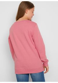 Bluza dziewczęca oversize bonprix dymny różowy z nadrukiem. Kolor: różowy. Materiał: bawełna. Długość: długie. Wzór: nadruk #3