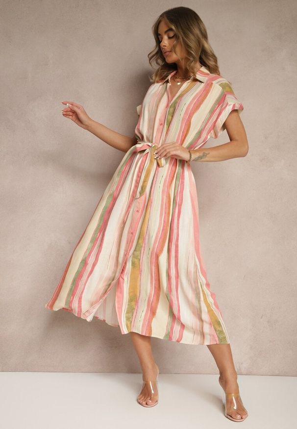 Renee - Różowa Wiskozowa Sukienka Koszulowa z Wiązanym Paskiem Iffema. Okazja: na spacer, na co dzień. Typ kołnierza: dekolt w kształcie V, kołnierzyk klasyczny. Kolor: różowy. Wzór: aplikacja. Typ sukienki: koszulowe. Materiał: wiskoza. Długość rękawa: krótki rękaw. Sezon: lato. Styl: casual, elegancki, klasyczny