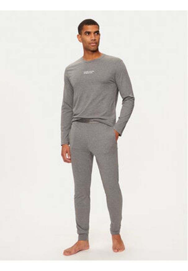 United Colors of Benetton - United Colors Of Benetton Longsleeve 30964M017 Szary Slim Fit. Kolor: szary. Materiał: bawełna. Długość rękawa: długi rękaw