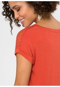 Shirt z koronką bonprix czerwony cynamonowy. Kolor: czerwony. Materiał: koronka. Wzór: koronka #6
