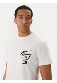 Tommy Jeans T-Shirt DM0DM22553 Biały Regular Fit. Kolor: biały. Materiał: bawełna #2
