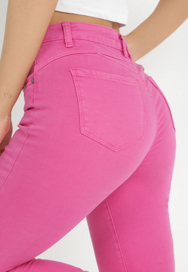Born2be - Fuksjowe Jeansy Skinny z Regularnym Stanem Ingas. Kolor: różowy. Długość: krótkie. Wzór: gładki