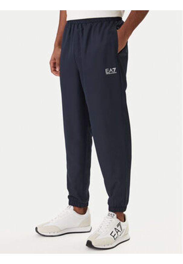 EA7 Emporio Armani Dres 7M001530 AF16072 Granatowy Regular Fit. Kolor: niebieski. Materiał: syntetyk