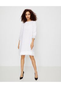 LE TRICOT PERUGIA - Lniana sukienka z frędzlami. Kolor: biały. Materiał: len. Wzór: aplikacja. Sezon: lato, wiosna. Typ sukienki: oversize. Długość: mini