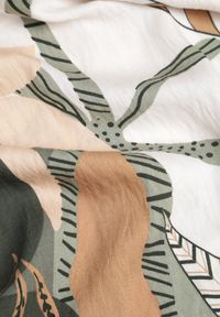 Born2be - Ciemnozielona Pudełkowa Wiskozowa Sukienka z Roślinnym Wzorem Peredeia. Okazja: na co dzień. Kolor: zielony. Materiał: wiskoza. Typ sukienki: proste. Styl: casual #3