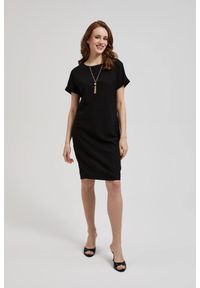 MOODO - Gładka sukienka z krótkimi rękawami czarna. Kolor: czarny. Długość rękawa: krótki rękaw. Wzór: gładki #1