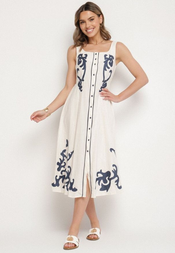 Born2be - Beżowa Sukienka z Bawełny Ozdobiona Haftami i Guzikami Milarietta. Okazja: na co dzień. Kolor: beżowy. Materiał: bawełna. Wzór: haft, aplikacja. Sezon: wiosna, lato. Typ sukienki: proste. Styl: klasyczny, casual, elegancki