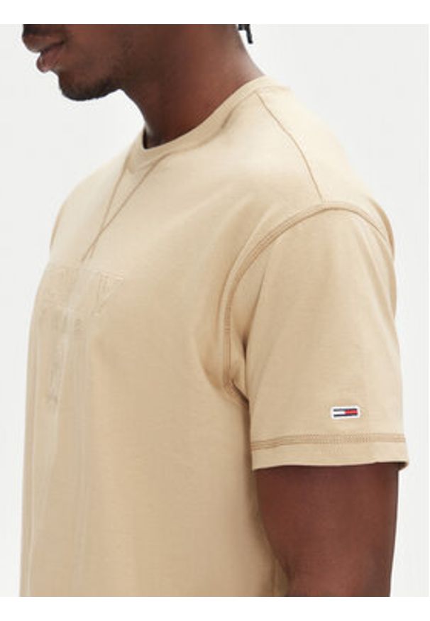 Tommy Jeans T-Shirt Tonal Crest DM0DM20805 Beżowy Relaxed Fit. Kolor: beżowy. Materiał: bawełna