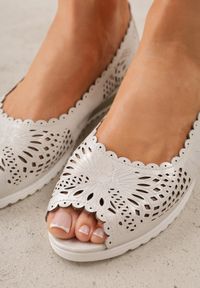 Born2be - Białe Ażurowe Balerinki ze Skóry Naturalnej z Odkrytymi Noskami Prisira. Okazja: na co dzień, do pracy. Kolor: biały. Materiał: skóra. Szerokość cholewki: normalna. Wzór: ażurowy. Styl: casual #9