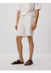 Reserved - Bawełniane szorty comfort - złamana biel. Materiał: bawełna #1