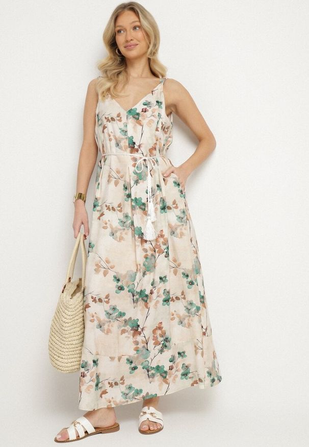 Born2be - Beżowo-Zielona Kwiecista Sukienka na Ramiączkach z Wiskozą o Rozkloszowanym Kroju Jenarienna. Okazja: na co dzień. Typ kołnierza: dekolt w kształcie V. Kolor: zielony. Materiał: wiskoza. Długość rękawa: na ramiączkach. Wzór: kwiaty. Typ sukienki: rozkloszowane. Styl: casual, elegancki