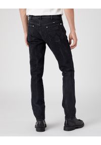 Wrangler - WRANGLER LARSTON MĘSKIE SPODNIE JEANSOWE JEANS BASS BLACK W18S3018O #5