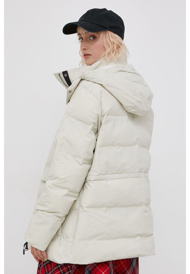 Superdry Kurtka damska kolor kremowy zimowa. Kolor: beżowy. Materiał: puch, materiał. Sezon: zima