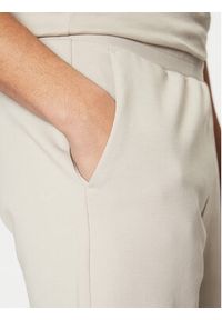 Calvin Klein Szorty sportowe Micro Logo K10K111208 Beżowy Regular Fit. Kolor: beżowy. Materiał: bawełna. Styl: sportowy #5
