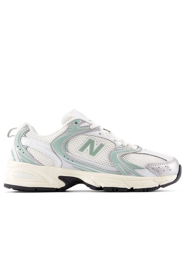 Buty unisex New Balance U530SEA - srebrne. Kolor: srebrny. Materiał: zamsz. Szerokość cholewki: normalna. Sezon: lato. Sport: turystyka piesza