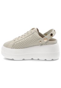 Klapki damskie S.Barski, ze skóry naturalnej licowej ażurowa cholewka platforma sznurowane styl casual, beżowe, LR61-7088. Okazja: na co dzień. Kolor: beżowy. Materiał: skóra. Wzór: ażurowy. Sezon: lato. Obcas: na platformie. Styl: casual #4