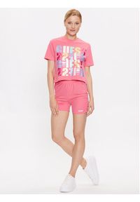 Guess T-Shirt Edwina V3GI08 I3Z14 Różowy Regular Fit. Kolor: różowy. Materiał: bawełna