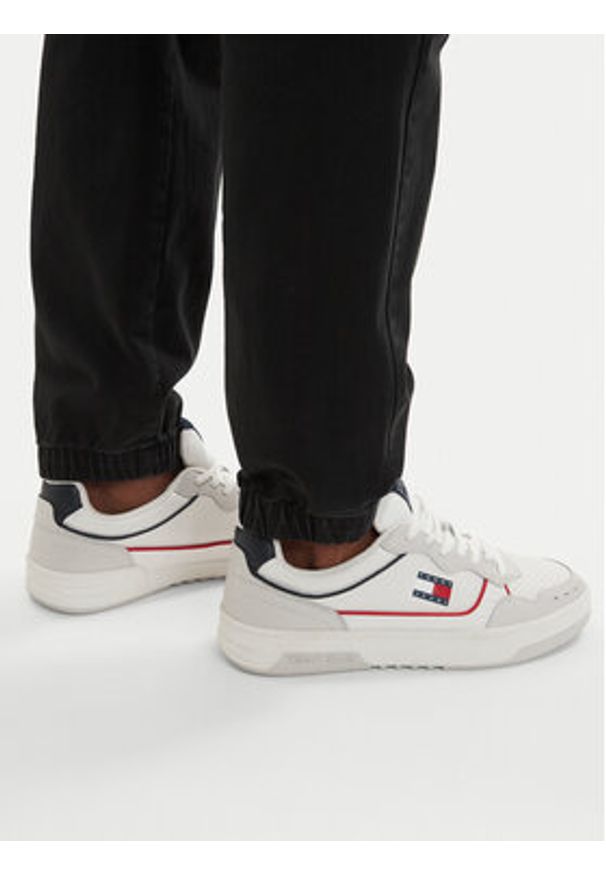 Tommy Jeans Joggery DM0DM22819 Czarny Tapered Fit. Kolor: czarny. Materiał: bawełna