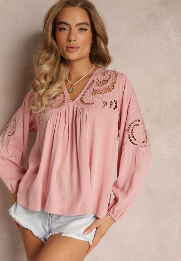 Renee - Różowa Bluzka Wiązana na Plecach z Ażurowym Haftem z Wiskozy Conleia. Kolor: różowy. Materiał: wiskoza. Wzór: ażurowy, haft. Styl: boho