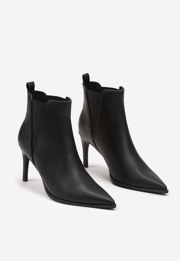 Renee - Czarne Eleganckie Botki na Obcasie ze Szpiczastym Noskiem i Elastycznymi Wstawkami Domenia. Okazja: na co dzień. Nosek buta: szpiczasty. Kolor: czarny. Materiał: jeans. Obcas: na obcasie. Styl: elegancki. Wysokość obcasa: średni