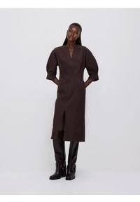 Reserved - Sukienka maxi z rozcięciem - brązowy. Kolor: brązowy. Materiał: tkanina, bawełna. Typ sukienki: proste. Długość: maxi #1