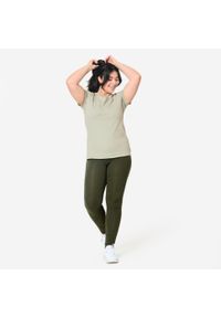 DOMYOS - Koszulka z krótkim rękawem damska Domyos Gym & Pilates. Kolor: zielony. Materiał: bawełna, materiał. Długość rękawa: krótki rękaw. Długość: krótkie. Sport: joga i pilates