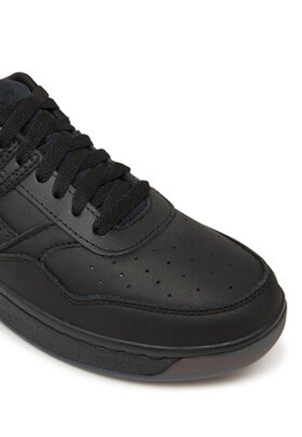 Under Armour Sneakersy UA Court 96 3028633 Czarny. Kolor: czarny. Materiał: materiał