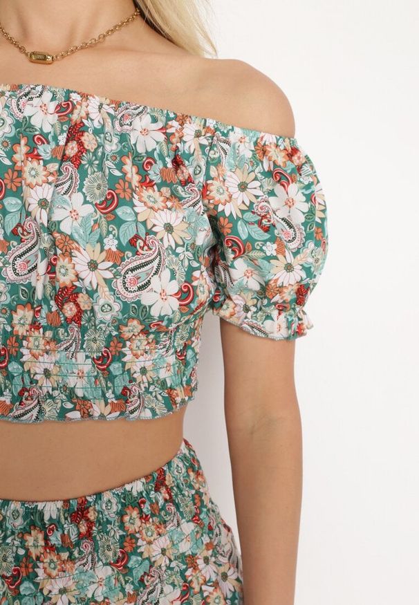 Born2be - Zielony Komplet 2-Częściowy Bluzka Typu Hiszpanka Spódnica z Falbanką i Gumką w Talii Dimonna. Kolor: zielony