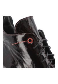 Bordowe Botki Armodo Lakierowane Obuwie Damskie. Okazja: na co dzień. Kolor: czerwony. Materiał: lakier. Obcas: na obcasie. Styl: casual, elegancki. Wysokość obcasa: średni #2