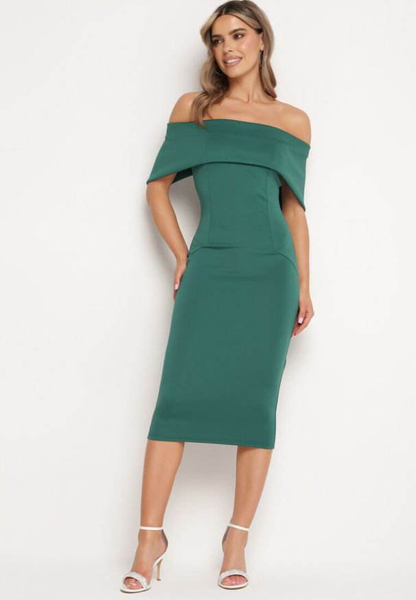 Born2be - Zielona Klasyczna Dopasowana Sukienka z Wywiniętym Dekoltem Luvlia. Okazja: na randkę, na spacer. Kolor: zielony. Materiał: tkanina. Wzór: gładki. Typ sukienki: proste. Styl: klasyczny