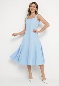 Born2be - Niebieska Klasyczna Sukienka o Rozkloszowanym Kroju Delure. Okazja: na imprezę. Typ kołnierza: dekolt kwadratowy. Kolor: niebieski. Wzór: aplikacja. Styl: klasyczny #4