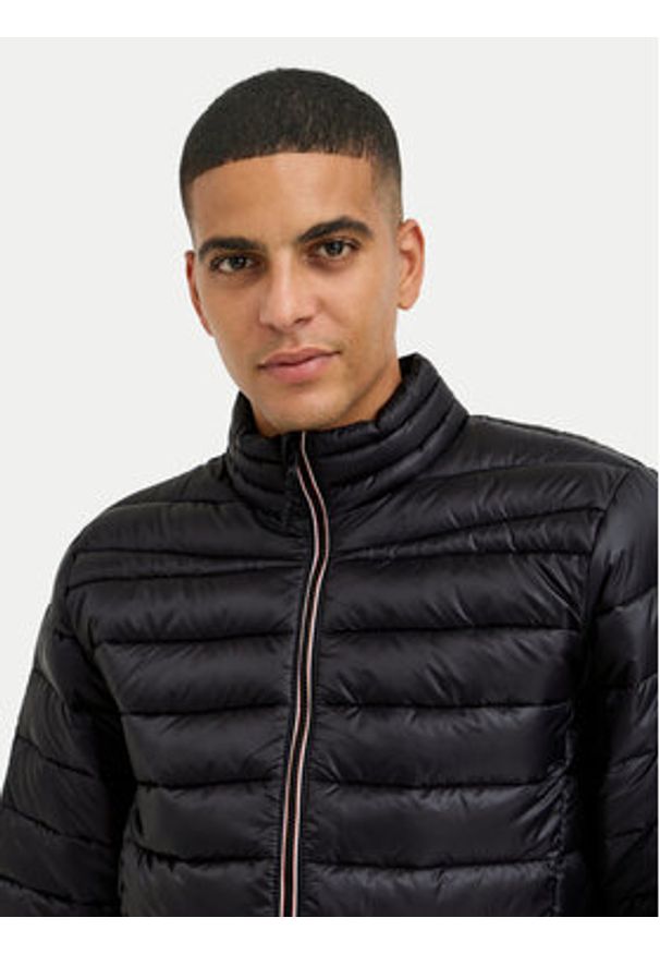 Blend Kurtka przejściowa 20717530 Czarny Regular Fit. Kolor: czarny. Materiał: syntetyk