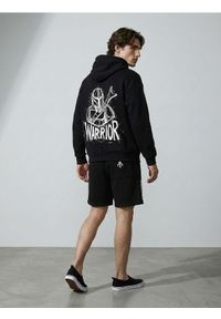 Sinsay - Bluza hoodie z nadrukiem The Mandalorian - czarny. Kolor: czarny. Wzór: nadruk #1