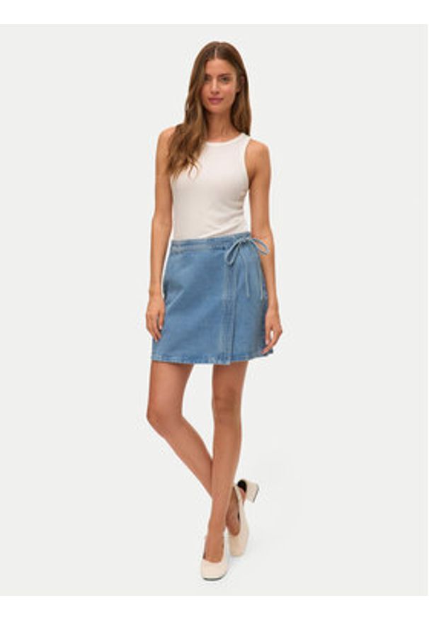 Vero Moda Spódnica jeansowa Liza 10332535 Niebieski Regular Fit. Kolor: niebieski. Materiał: bawełna