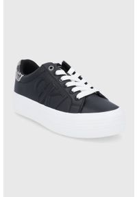 Calvin Klein Jeans Buty skórzane kolor czarny na platformie. Nosek buta: okrągły. Zapięcie: sznurówki. Kolor: czarny. Materiał: skóra. Obcas: na platformie #5