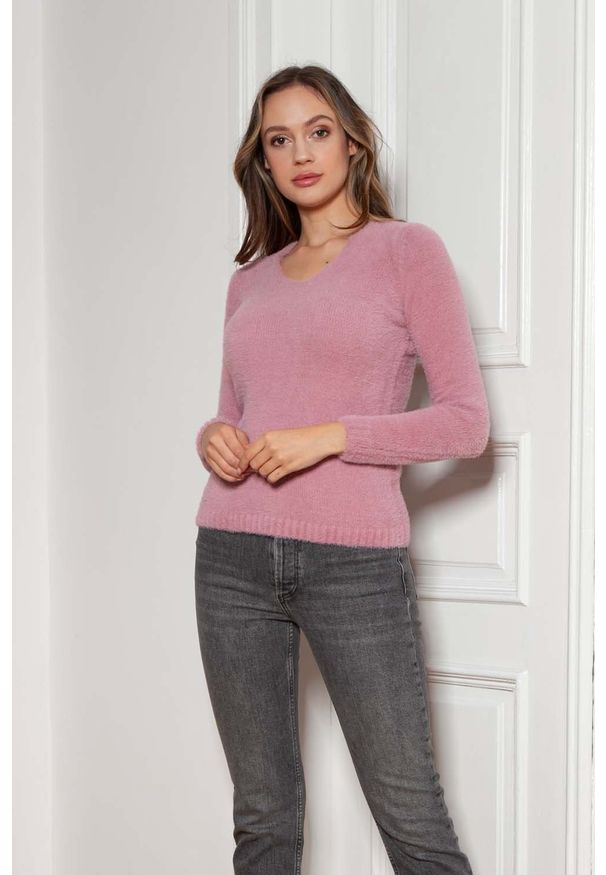 Lanti - Sweter z Dekoltem w Szpic - Różowy. Kolor: różowy. Materiał: poliamid