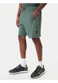 EA7 Emporio Armani Szorty sportowe 7M001501 AF12660 U7260 Zielony Regular Fit. Kolor: zielony. Materiał: syntetyk. Styl: sportowy #1