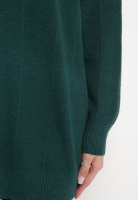 Born2be - Ciemnozielony Klasyczny Sweter z Długim Rękawem Darissa. Kolor: zielony. Materiał: tkanina, dzianina. Długość rękawa: długi rękaw. Długość: długie. Styl: klasyczny #4