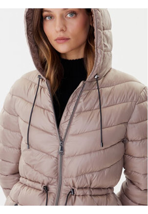 DKNY Płaszcz zimowy DLEMPV38 Beżowy Slim Fit. Kolor: beżowy. Materiał: syntetyk. Sezon: zima