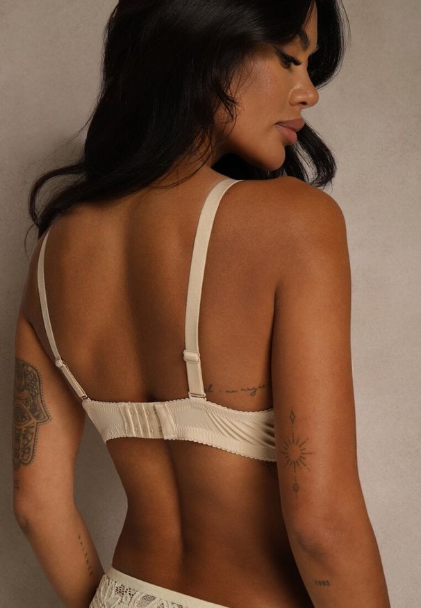 Renee - Beżowy Biustonosz o Gładkim Wykończeniu z Kokardką Phiphise. Kolor: beżowy. Wzór: gładki