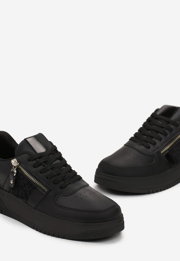 Renee - Czarne Sneakersy z Metaliczną Wstawką Guustene. Kolor: czarny